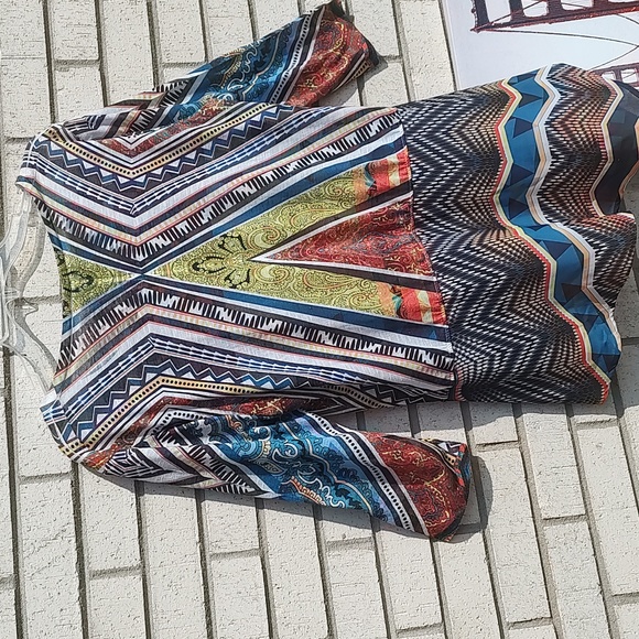 Multi-Color Top - Picture 8 of 10